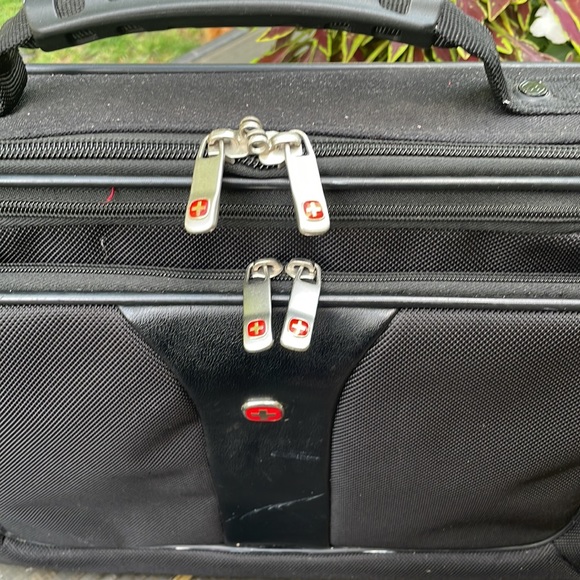 Wenger Laptop Carry Case - Picture 7 of 11